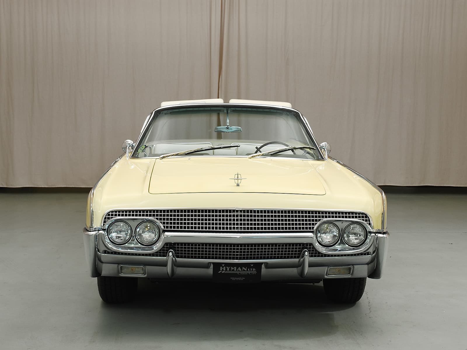 Photo of a 1966 Lincoln Continental