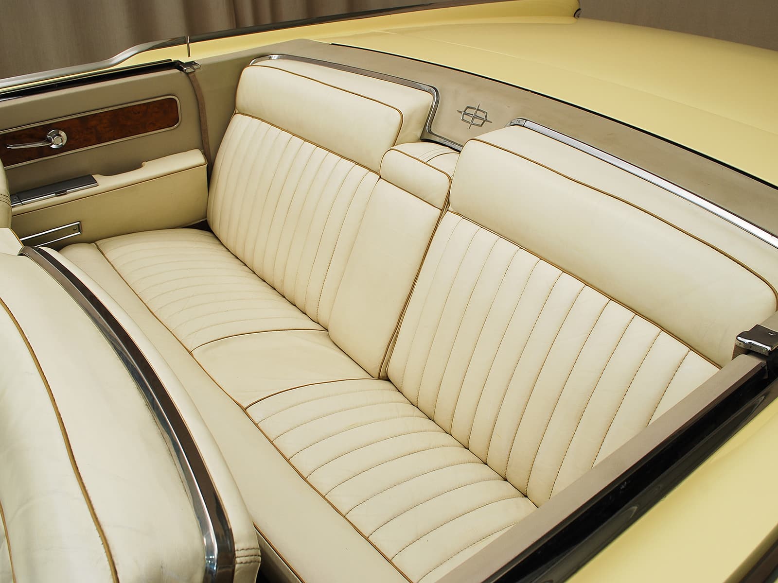 Photo of a 1966 Lincoln Continental