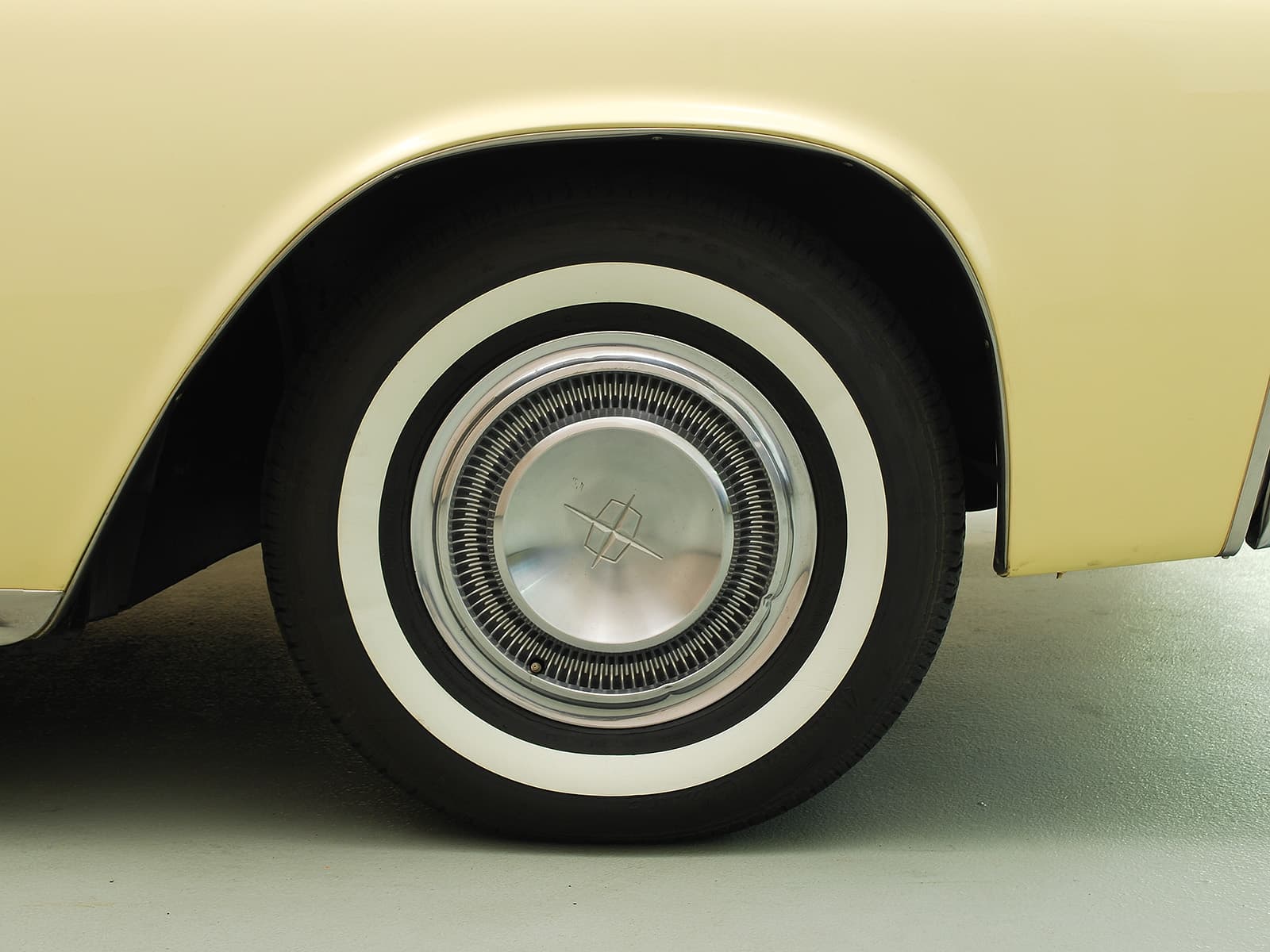 Photo of a 1966 Lincoln Continental