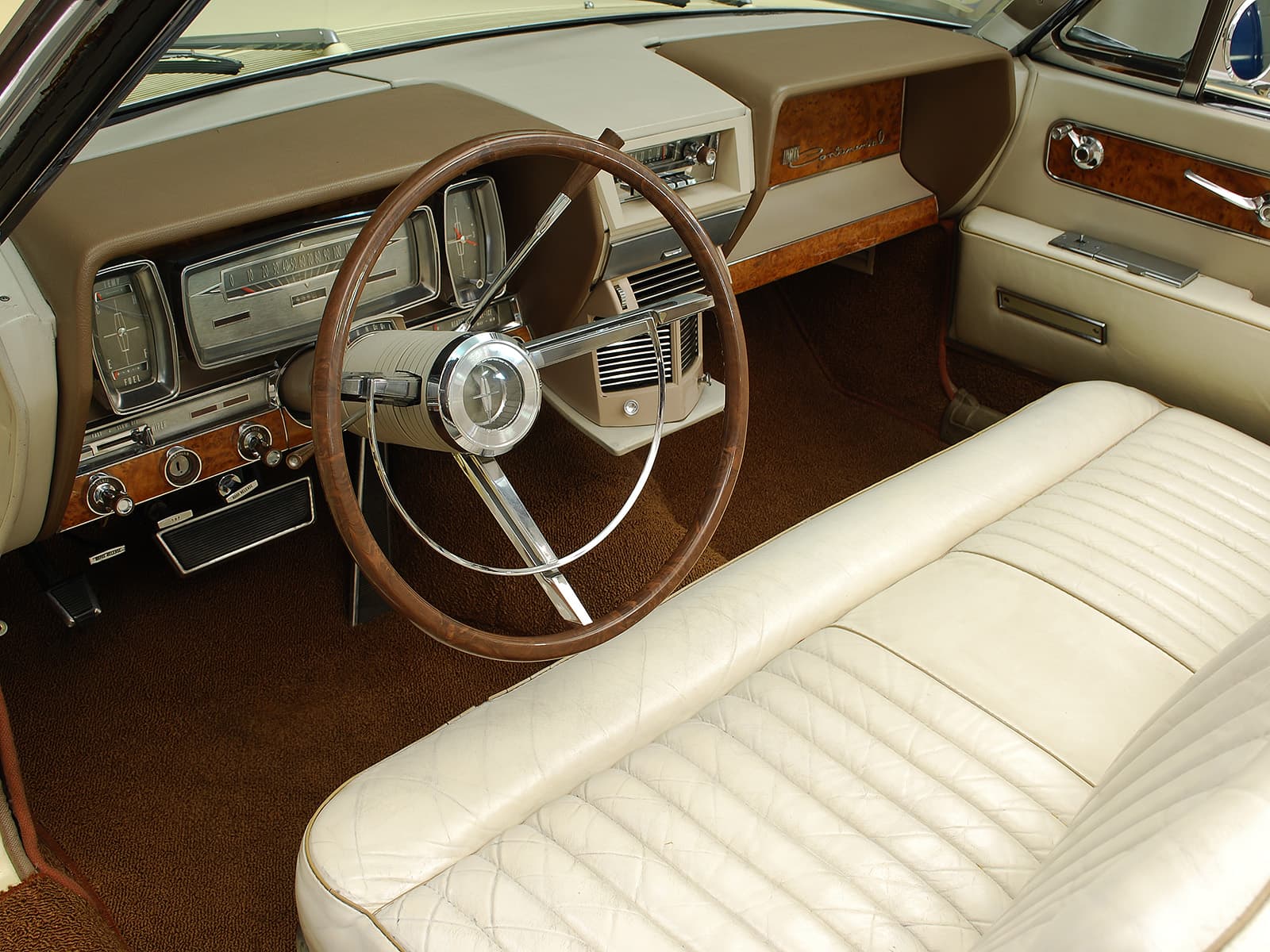 Photo of a 1966 Lincoln Continental